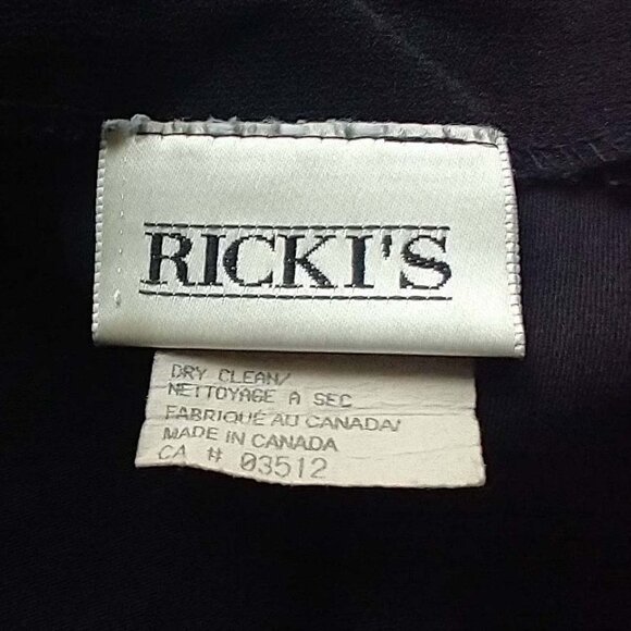 Black long skirt, Medium size, Ricki's, Made in Canada - Picture 2 of 3